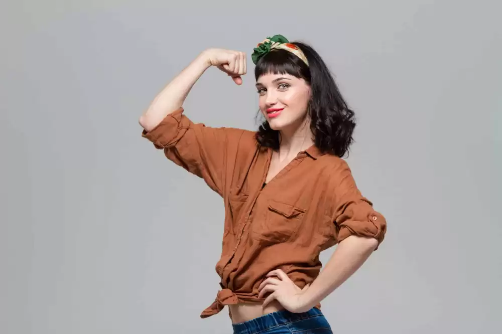 19 ویژگی زنی قوی و مستقل